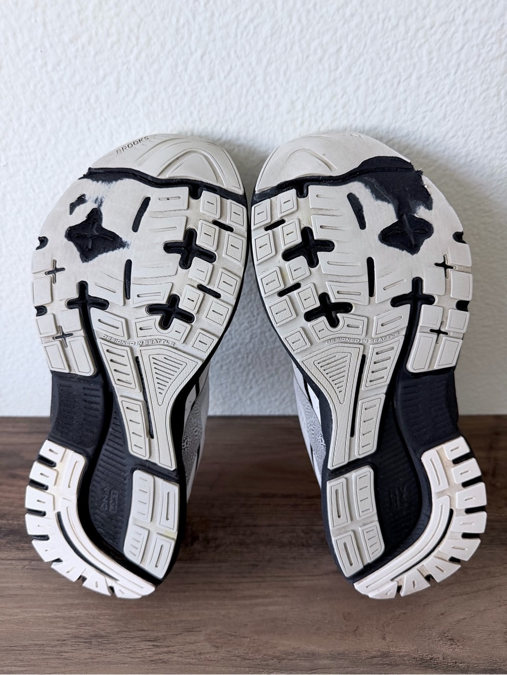 Brooks Women’s Trace 3 Running Shoe White / Oyster /Black (Size: 7.5-B) - Picture 8 of 11